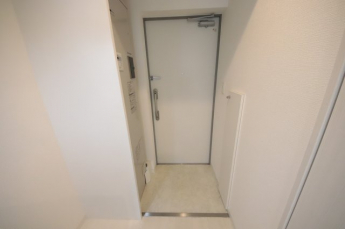 収納もある玄関です