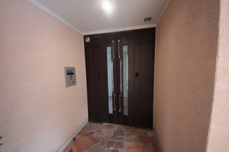 落ち着いた玄関です