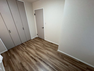 個人の部屋や寝室として使える洋室です