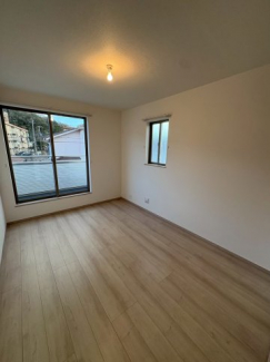 明るい洋室です