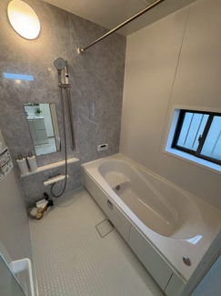 コンパクトで使いやすいお風呂です