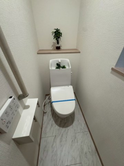 コンパクトで使いやすいトイレです