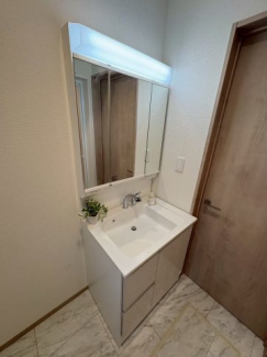 使いやすい独立洗面台です