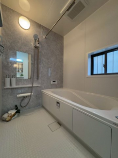 日々の疲れを癒すお風呂付です