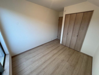 ゆったりした洋室です