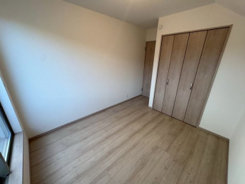 ゆったりした洋室です