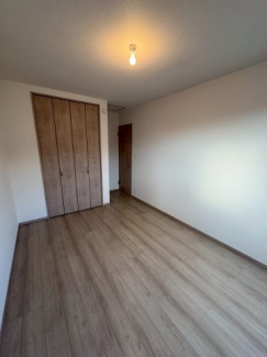 使い勝手のいい洋室です