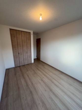 使い勝手のいい洋室です