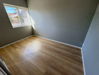 使い勝手のいい洋室です