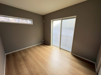 コンパクトで使いやすい洋室です