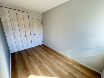 明るい洋室です