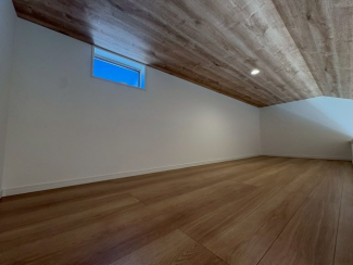 明るい洋室です