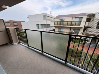 お洗濯にも便利なバルコニー付き