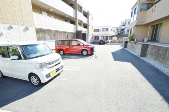 【駐車場】