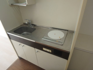 コンパクトなキッチンで掃除もラクラク