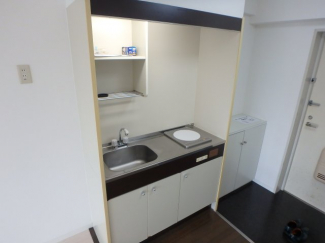 コンパクトなキッチンで掃除もラクラク