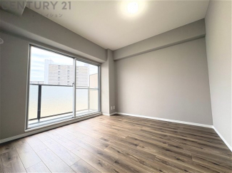 創造性や成長を促す遊びの空間を提供。学習や趣味に集中できる環境を整えます。個別のプライベートスペースは自己表現と自立心を育み、心地よい睡眠環境を整えリラックスできる場所を提供。