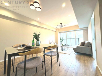 リビングダイニングは家族や友人とのコミュニケーションを楽しむ場所でくつろぎながら食事や会話を楽しめ、多目的に利用できリラックスできる空間です。家庭内の中心として機能し、快適な生活をサポートします。