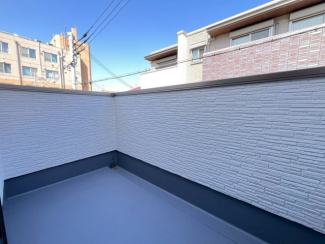 【バルコニー】