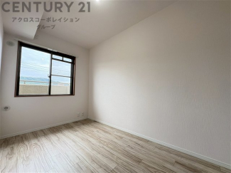 リラックスできるプライベート空間で、快適な睡眠をサポート。個人の好みに合わせたインテリアや寝具で心地良さを追求。プライベートな時間を過ごし、リフレッシュする場所におすすめです。
