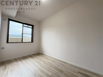 リラックスできるプライベート空間で、快適な睡眠をサポート。個人の好みに合わせたインテリアや寝具で心地良さを追求。プライベートな時間を過ごし、リフレッシュする場所におすすめです。
