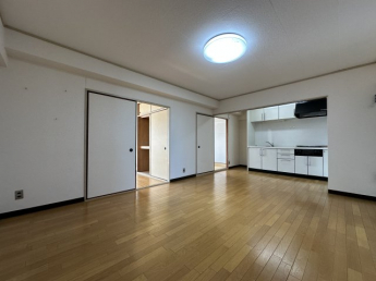 【居間・リビング】