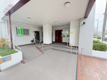 【エントランス】