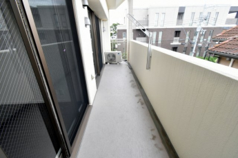 【バルコニー】