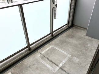 【バルコニー】