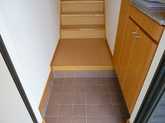 毎日通る玄関はこちらです