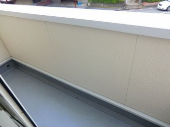 開放的で明るい空間を演出してくれるバルコニーです