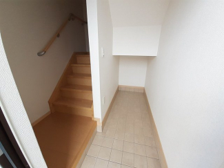 収納もある玄関です