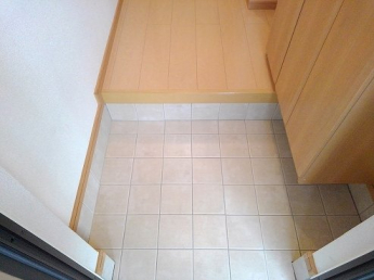 落ち着いた玄関です