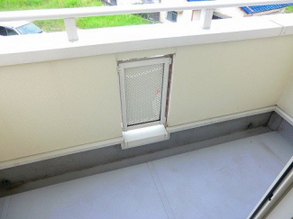 落ち着いた時間を過ごせるバルコニーです