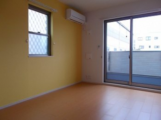 こちらのリビングで趣味の時間をお楽しみください