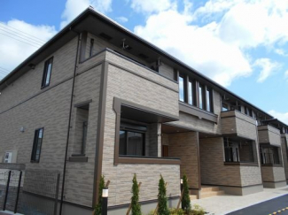 落ち着いた雰囲気の外観です