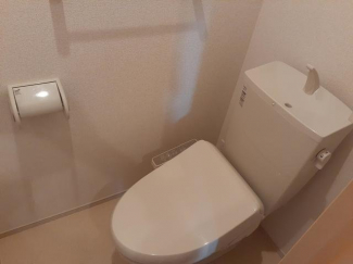 ゆったりとした空間のトイレです