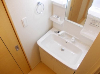 コンパクトで使いやすい洗面所