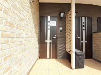 ゆとりのあるエントランスです