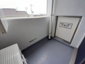 落ち着いた時間を過ごせるバルコニーです