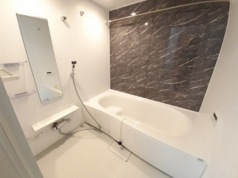 コンパクトで使いやすいお風呂です