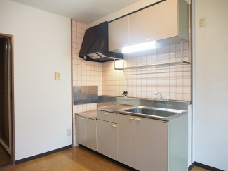 コンパクトなキッチンで掃除もラクラク