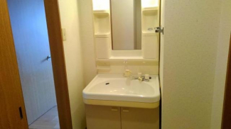 スペースが確保できる洗面所です