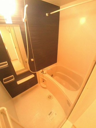 落ち着いた空間のお風呂です