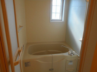 コンパクトで使いやすいお風呂です