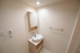 独立洗面台で身支度をすべて済ませてしまいましょう