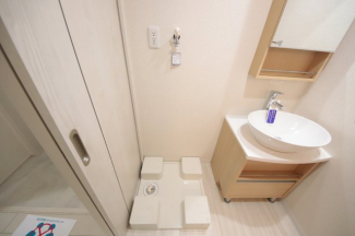 明るい洗面所です