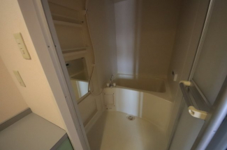 コンパクトで使いやすいお風呂です