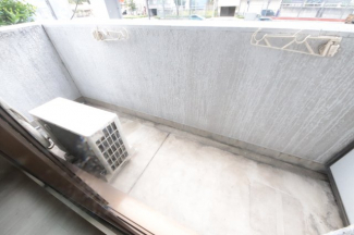 開放的で明るい空間を演出してくれるバルコニーです