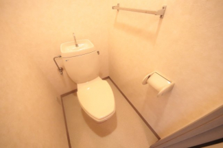 コンパクトで使いやすいトイレです